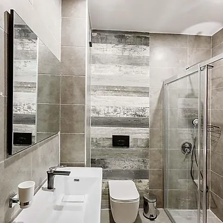 G Luxury 2* Nicosia
