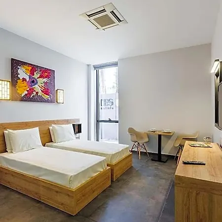 G Luxury 2* Nicosia