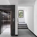 G Luxury Hotel 2*